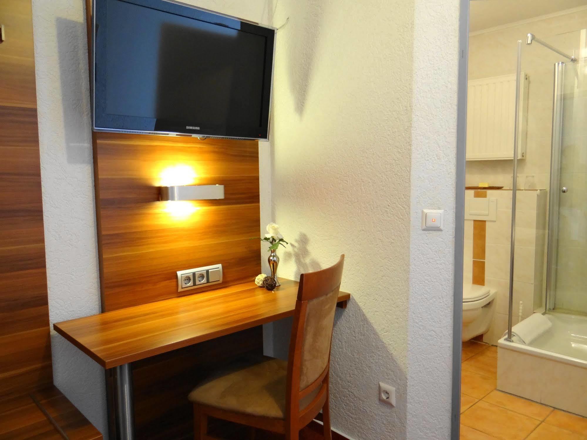 Hotel Schuetzenhof Spa Garden Bürstadt Esterno foto